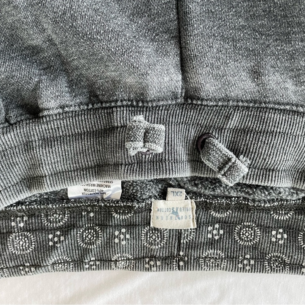 Sweat pants with cuffed bottoms